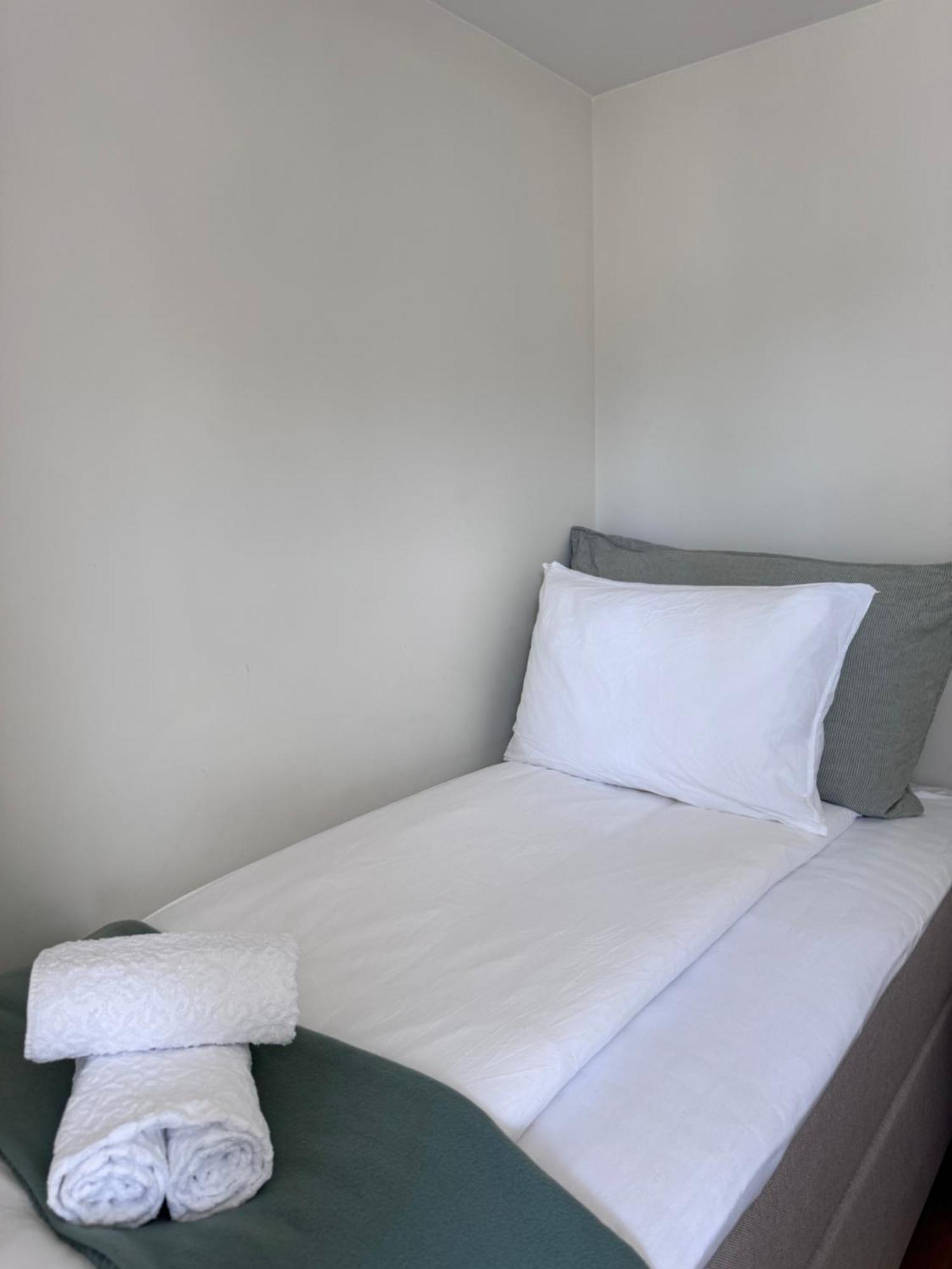 A Place To Stay Stavanger, Apartment 5 - Quality And Free Parking- ภายนอก รูปภาพ